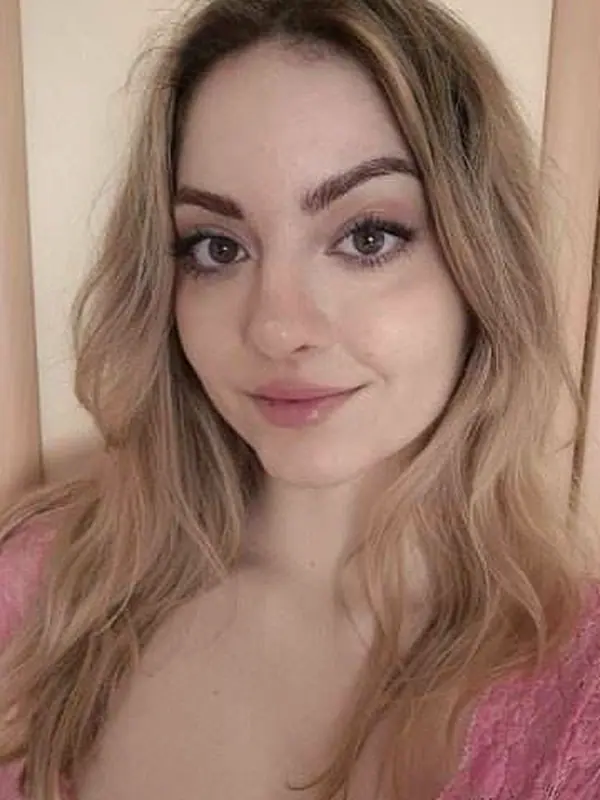 Mila, 22 ans, tchat de rencontre à Lyon