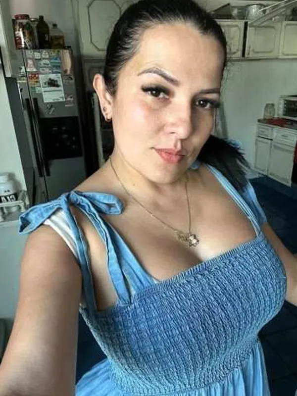 Manon, 25 ans, tchat de rencontre à Nîmes