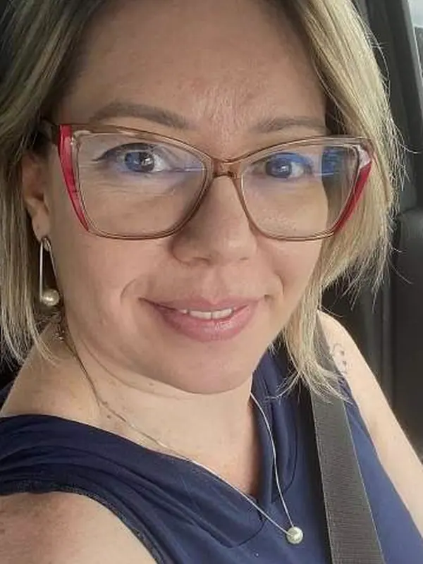 Fiona, 37 ans, tchat de rencontre à Pau