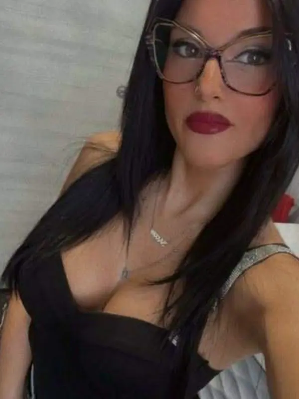 Flora, 24 ans, tchat de rencontre à Tours